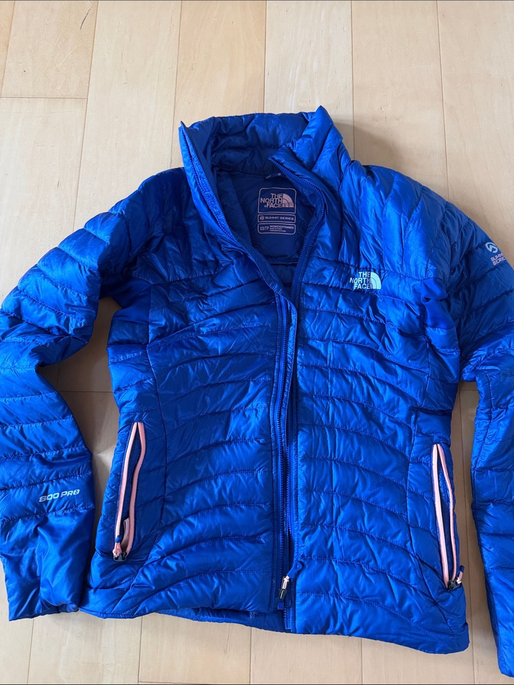 The North Face Summit Series 800 Pro Women’s Royal Blue Quilted Jacket, size xs